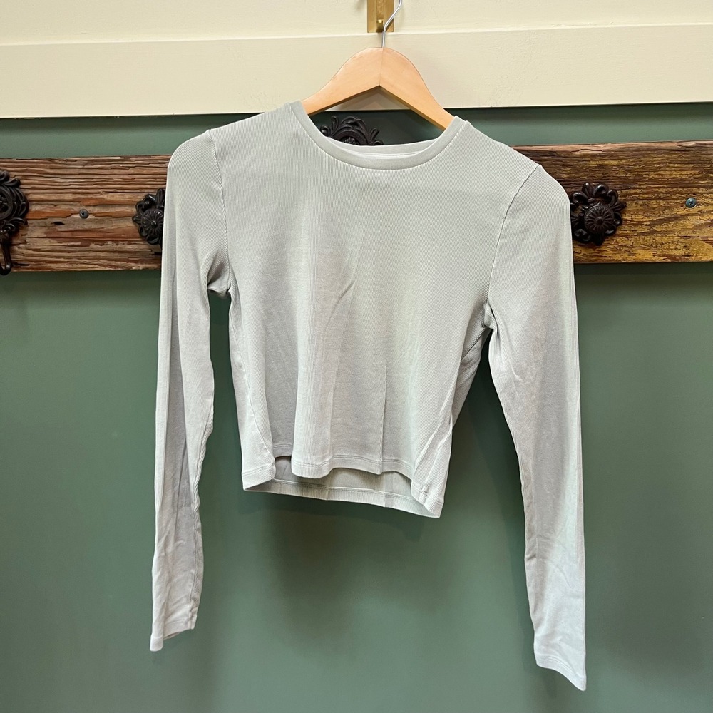 Aritzia TNA HomeStretch Ribbed Long Sleeve Crop Top Sage Green Medium 97802